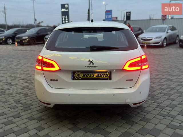 Белый Пежо 308, объемом двигателя 1.56 л и пробегом 357 тыс. км за 9200 $, фото 3 на Automoto.ua
