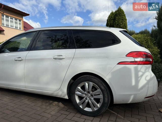 Белый Пежо 308, объемом двигателя 1.56 л и пробегом 274 тыс. км за 9400 $, фото 51 на Automoto.ua