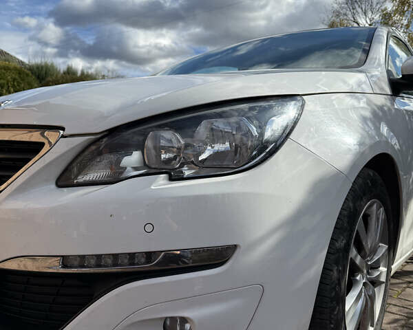 Белый Пежо 308, объемом двигателя 1.56 л и пробегом 274 тыс. км за 9400 $, фото 40 на Automoto.ua