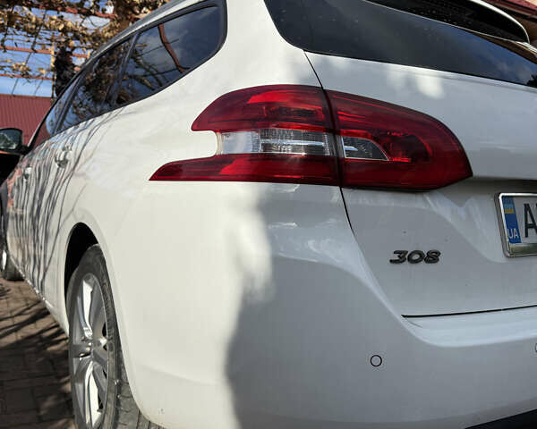 Белый Пежо 308, объемом двигателя 1.56 л и пробегом 274 тыс. км за 9400 $, фото 37 на Automoto.ua