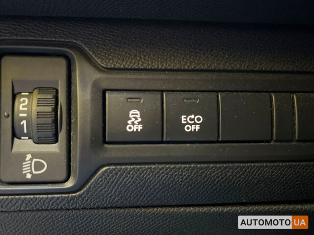 Белый Пежо 308, объемом двигателя 1.6 л и пробегом 347 тыс. км за 11790 $, фото 11 на Automoto.ua