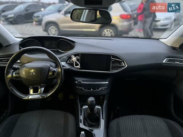 Белый Пежо 308, объемом двигателя 1.56 л и пробегом 357 тыс. км за 9200 $, фото 24 на Automoto.ua