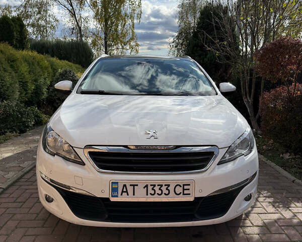 Белый Пежо 308, объемом двигателя 1.56 л и пробегом 274 тыс. км за 9400 $, фото 41 на Automoto.ua