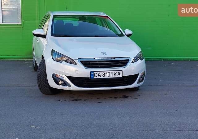 Белый Пежо 308, объемом двигателя 1.56 л и пробегом 209 тыс. км за 12000 $, фото 1 на Automoto.ua