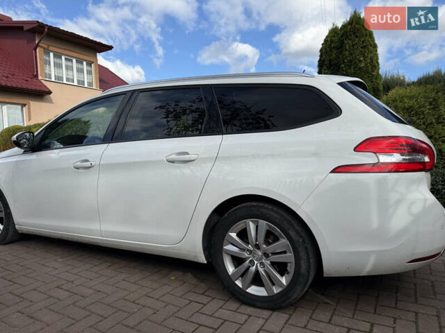 Белый Пежо 308, объемом двигателя 1.56 л и пробегом 274 тыс. км за 9400 $, фото 57 на Automoto.ua