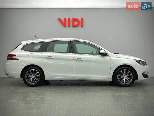 Білий Пежо 308, об'ємом двигуна 1.6 л та пробігом 258 тис. км за 9922 $, фото 3 на Automoto.ua