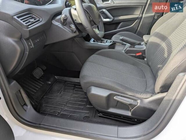 Білий Пежо 308, об'ємом двигуна 1.6 л та пробігом 177 тис. км за 11600 $, фото 11 на Automoto.ua