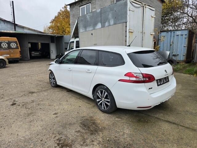 Белый Пежо 308, объемом двигателя 1 л и пробегом 230 тыс. км за 6500 $, фото 1 на Automoto.ua