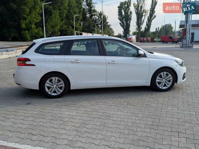 Білий Пежо 308, об'ємом двигуна 1.6 л та пробігом 177 тис. км за 11600 $, фото 7 на Automoto.ua