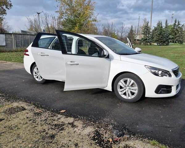 Білий Пежо 308, об'ємом двигуна 1.6 л та пробігом 177 тис. км за 11700 $, фото 2 на Automoto.ua