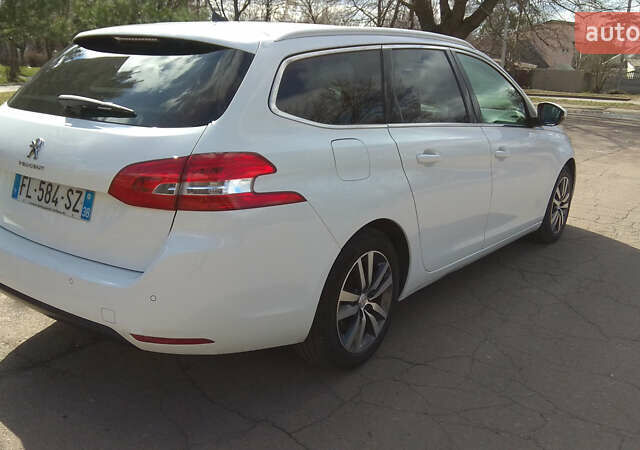 Білий Пежо 308, об'ємом двигуна 1.5 л та пробігом 220 тис. км за 10990 $, фото 3 на Automoto.ua