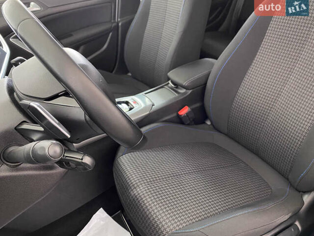 Белый Пежо 308, объемом двигателя 1.5 л и пробегом 162 тыс. км за 13650 $, фото 6 на Automoto.ua