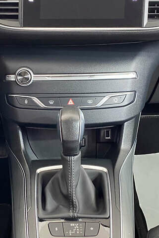 Белый Пежо 308, объемом двигателя 1.5 л и пробегом 162 тыс. км за 13650 $, фото 18 на Automoto.ua