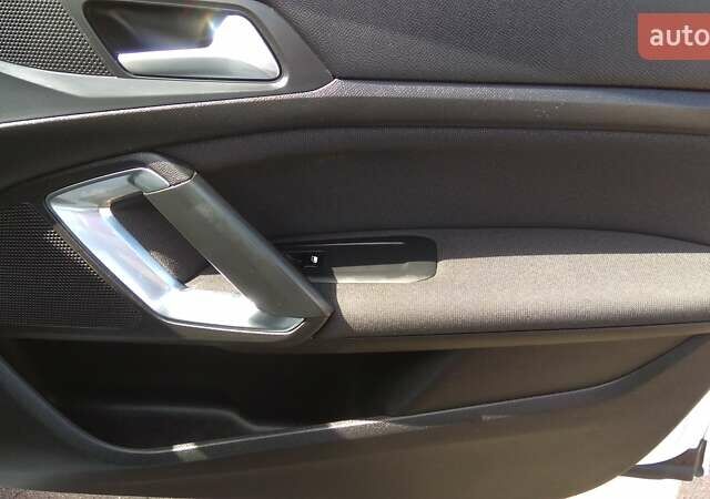 Білий Пежо 308, об'ємом двигуна 1.5 л та пробігом 220 тис. км за 10990 $, фото 14 на Automoto.ua