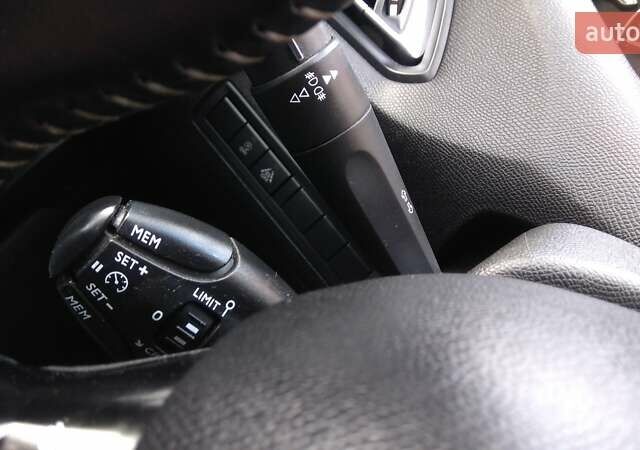 Білий Пежо 308, об'ємом двигуна 1.5 л та пробігом 220 тис. км за 10990 $, фото 24 на Automoto.ua