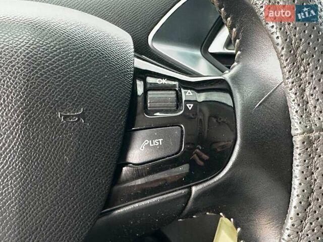 Белый Пежо 308, объемом двигателя 1.5 л и пробегом 206 тыс. км за 12640 $, фото 24 на Automoto.ua