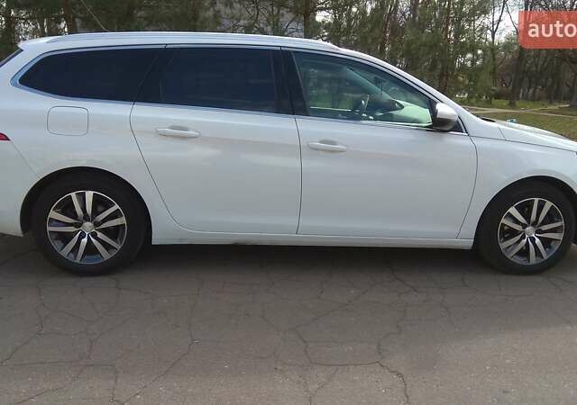 Білий Пежо 308, об'ємом двигуна 1.5 л та пробігом 220 тис. км за 10990 $, фото 7 на Automoto.ua