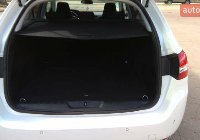 Білий Пежо 308, об'ємом двигуна 1.5 л та пробігом 220 тис. км за 10990 $, фото 8 на Automoto.ua