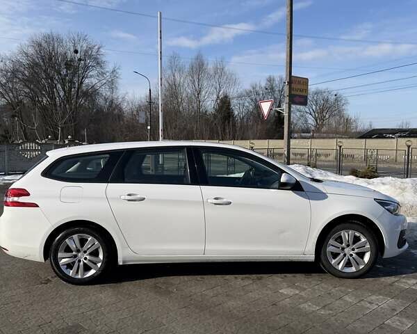 Белый Пежо 308, объемом двигателя 1.5 л и пробегом 167 тыс. км за 11800 $, фото 3 на Automoto.ua