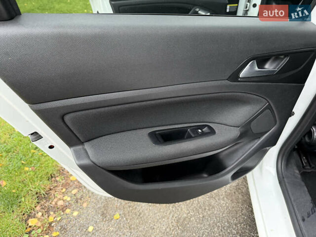 Білий Пежо 308, об'ємом двигуна 1.5 л та пробігом 171 тис. км за 14200 $, фото 49 на Automoto.ua