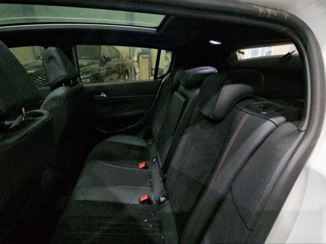 Белый Пежо 308, объемом двигателя 2 л и пробегом 43 тыс. км за 12600 $, фото 19 на Automoto.ua