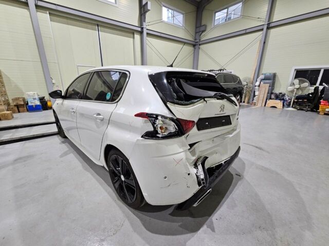 Белый Пежо 308, объемом двигателя 2 л и пробегом 43 тыс. км за 12600 $, фото 3 на Automoto.ua