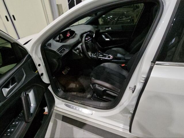 Белый Пежо 308, объемом двигателя 2 л и пробегом 43 тыс. км за 12600 $, фото 24 на Automoto.ua