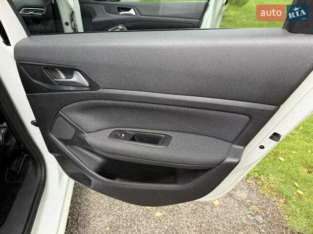 Білий Пежо 308, об'ємом двигуна 1.5 л та пробігом 171 тис. км за 14200 $, фото 65 на Automoto.ua