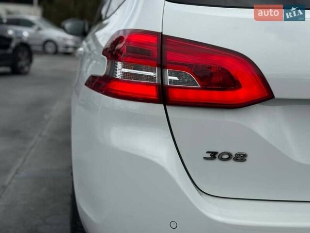 Белый Пежо 308, объемом двигателя 1.5 л и пробегом 192 тыс. км за 16500 $, фото 10 на Automoto.ua