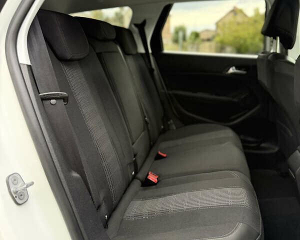 Белый Пежо 308, объемом двигателя 1.5 л и пробегом 162 тыс. км за 14900 $, фото 65 на Automoto.ua