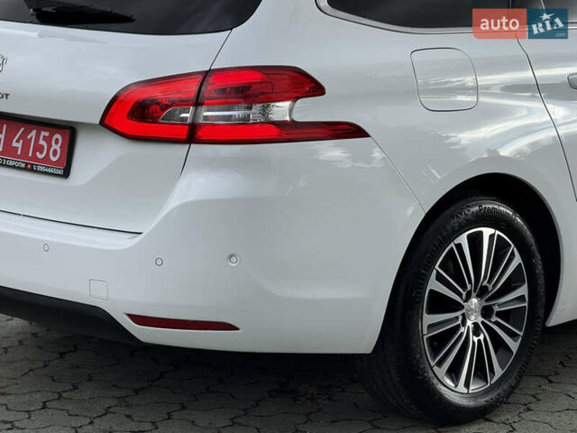 Белый Пежо 308, объемом двигателя 1.5 л и пробегом 162 тыс. км за 14800 $, фото 19 на Automoto.ua