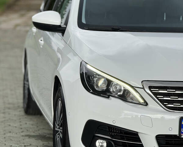 Белый Пежо 308, объемом двигателя 1.5 л и пробегом 162 тыс. км за 14800 $, фото 9 на Automoto.ua