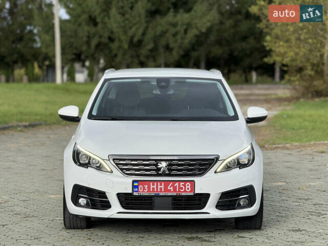 Белый Пежо 308, объемом двигателя 1.5 л и пробегом 162 тыс. км за 14800 $, фото 1 на Automoto.ua