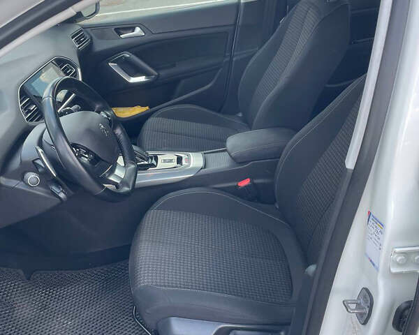 Білий Пежо 308, об'ємом двигуна 1.5 л та пробігом 192 тис. км за 14150 $, фото 10 на Automoto.ua