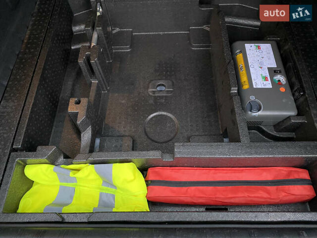 Білий Пежо 308, об'ємом двигуна 1.5 л та пробігом 180 тис. км за 14750 $, фото 24 на Automoto.ua