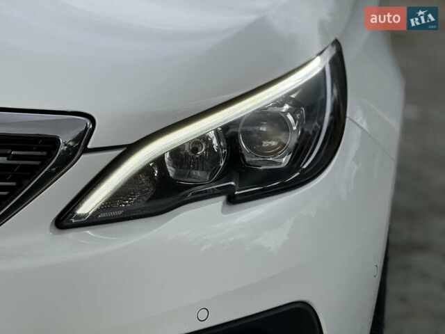 Белый Пежо 308, объемом двигателя 1.5 л и пробегом 162 тыс. км за 14900 $, фото 14 на Automoto.ua