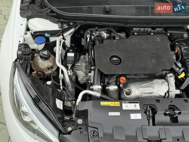 Белый Пежо 308, объемом двигателя 1.5 л и пробегом 162 тыс. км за 14800 $, фото 82 на Automoto.ua