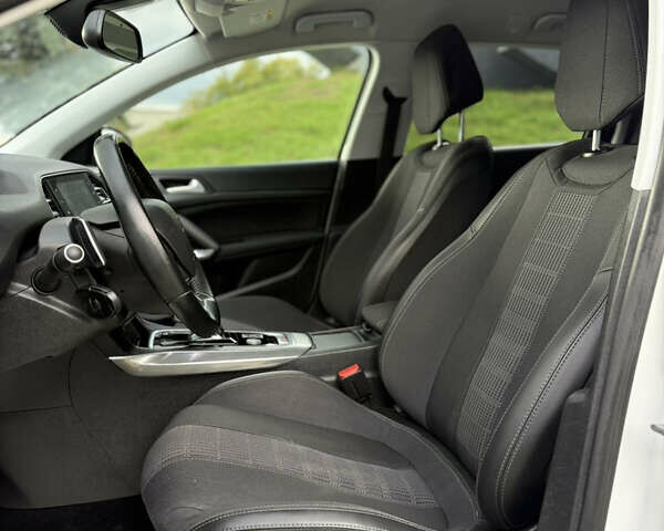 Белый Пежо 308, объемом двигателя 1.5 л и пробегом 162 тыс. км за 14800 $, фото 37 на Automoto.ua