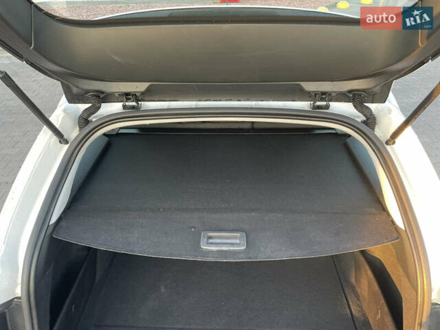 Белый Пежо 308, объемом двигателя 1.5 л и пробегом 197 тыс. км за 12950 $, фото 18 на Automoto.ua