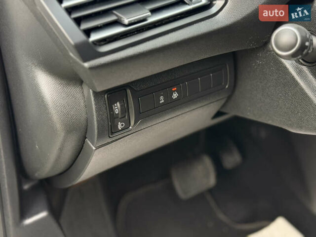 Белый Пежо 308, объемом двигателя 1.5 л и пробегом 162 тыс. км за 14800 $, фото 34 на Automoto.ua