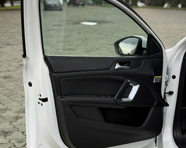 Белый Пежо 308, объемом двигателя 1.5 л и пробегом 162 тыс. км за 14800 $, фото 31 на Automoto.ua