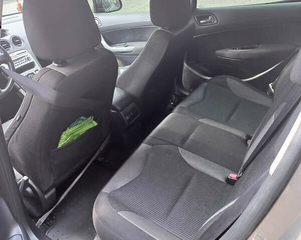 Бежевый Пежо 308, объемом двигателя 1.6 л и пробегом 127 тыс. км за 6700 $, фото 13 на Automoto.ua