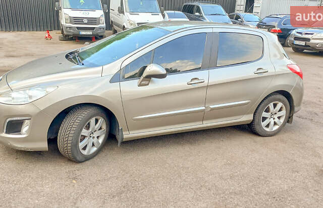 Бежевый Пежо 308, объемом двигателя 1.6 л и пробегом 127 тыс. км за 6700 $, фото 4 на Automoto.ua