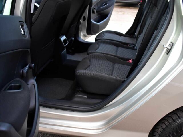 Бежевий Пежо 308, об'ємом двигуна 1.6 л та пробігом 176 тис. км за 6400 $, фото 16 на Automoto.ua