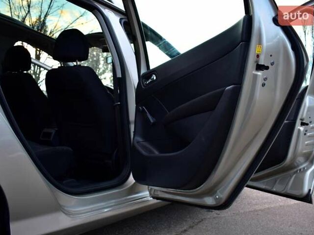 Бежевый Пежо 308, объемом двигателя 1.6 л и пробегом 176 тыс. км за 6400 $, фото 19 на Automoto.ua