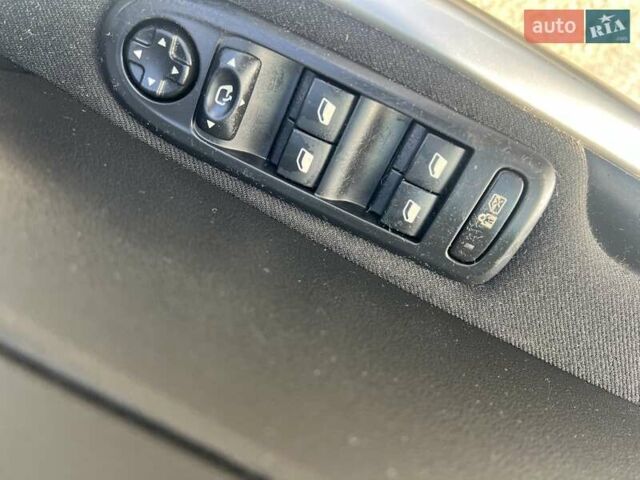 Бежевый Пежо 308, объемом двигателя 1.6 л и пробегом 159 тыс. км за 6850 $, фото 4 на Automoto.ua