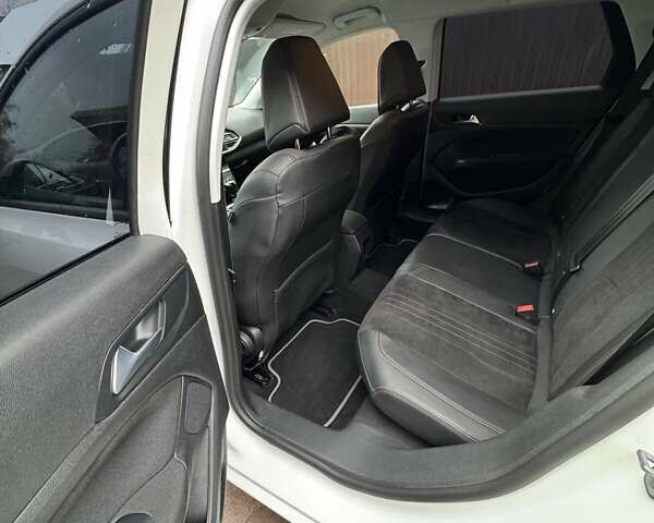 Бежевый Пежо 308, объемом двигателя 1.5 л и пробегом 157 тыс. км за 11800 $, фото 4 на Automoto.ua