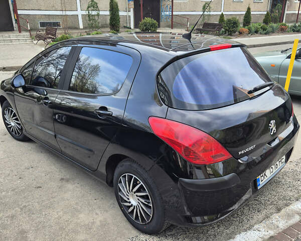 Черный Пежо 308, объемом двигателя 1.6 л и пробегом 142 тыс. км за 4300 $, фото 3 на Automoto.ua