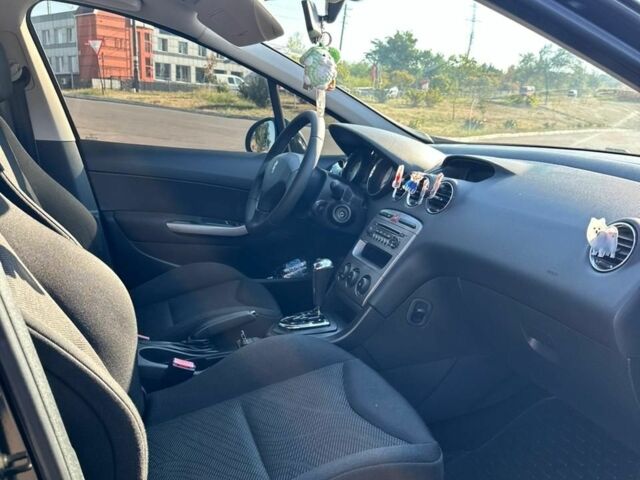 Чорний Пежо 308, об'ємом двигуна 1.6 л та пробігом 199 тис. км за 5900 $, фото 4 на Automoto.ua