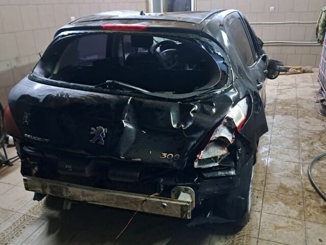 Черный Пежо 308, объемом двигателя 0 л и пробегом 230 тыс. км за 1350 $, фото 6 на Automoto.ua